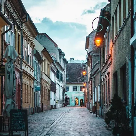 Coresi Mall Large 2 Camere, Sleeps 6 شقة