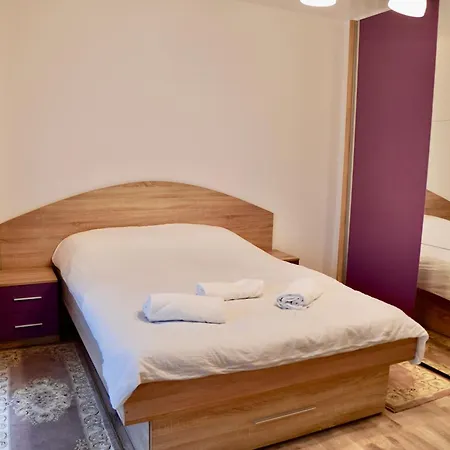 شقة Coresi Mall Large 2 Camere, Sleeps 6 *