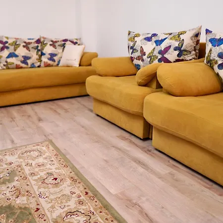 Coresi Mall Large 2 Camere, Sleeps 6 Апартаменты *