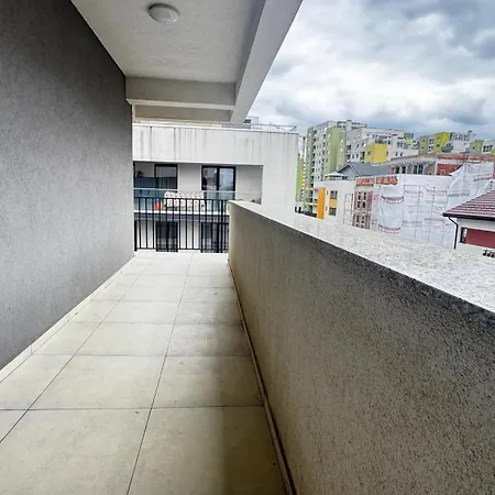 Coresi Mall Large 2 Camere, Sleeps 6 Апартаменты Брашов