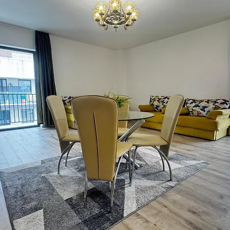 Coresi Mall Large 2 Camere, Sleeps 6 *