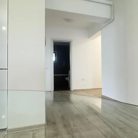 Coresi Mall Large 2 Camere, Sleeps 6 شقة براشوف