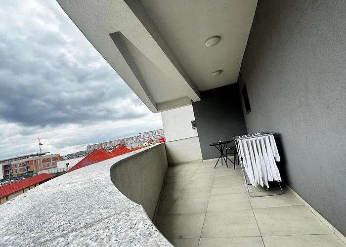 Coresi Mall Large 2 Camere, Sleeps 6