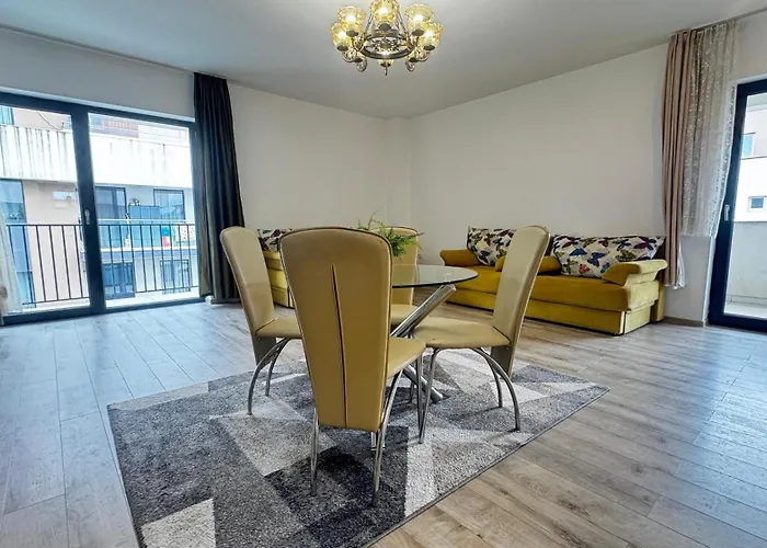 Coresi Mall Large 2 Camere, Sleeps 6 *