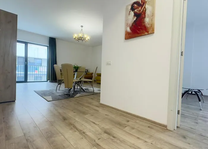 Coresi Mall Large 2 Camere, Sleeps 6